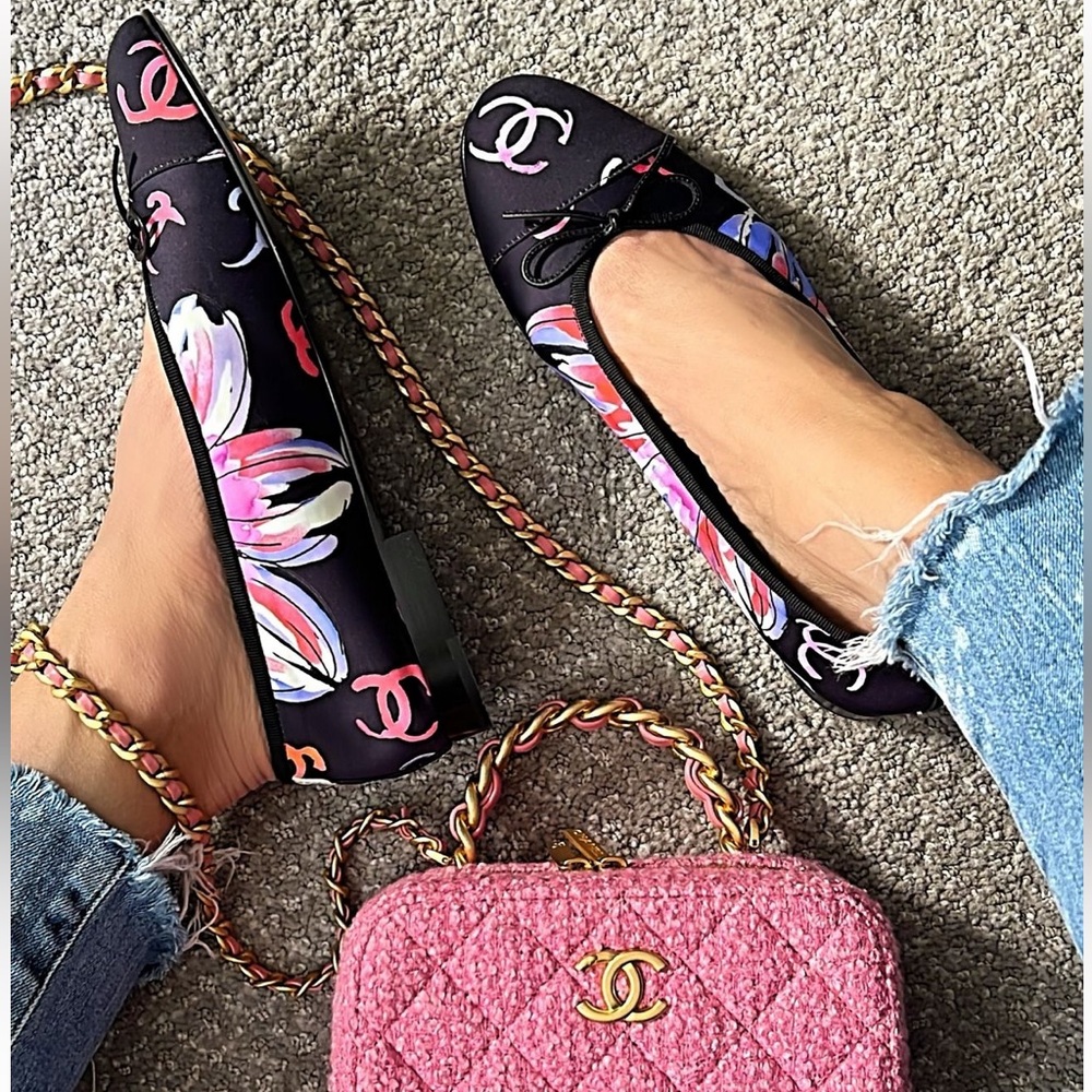 CHANEL BALLERINA FLATS SIZE EUROPEAN 42